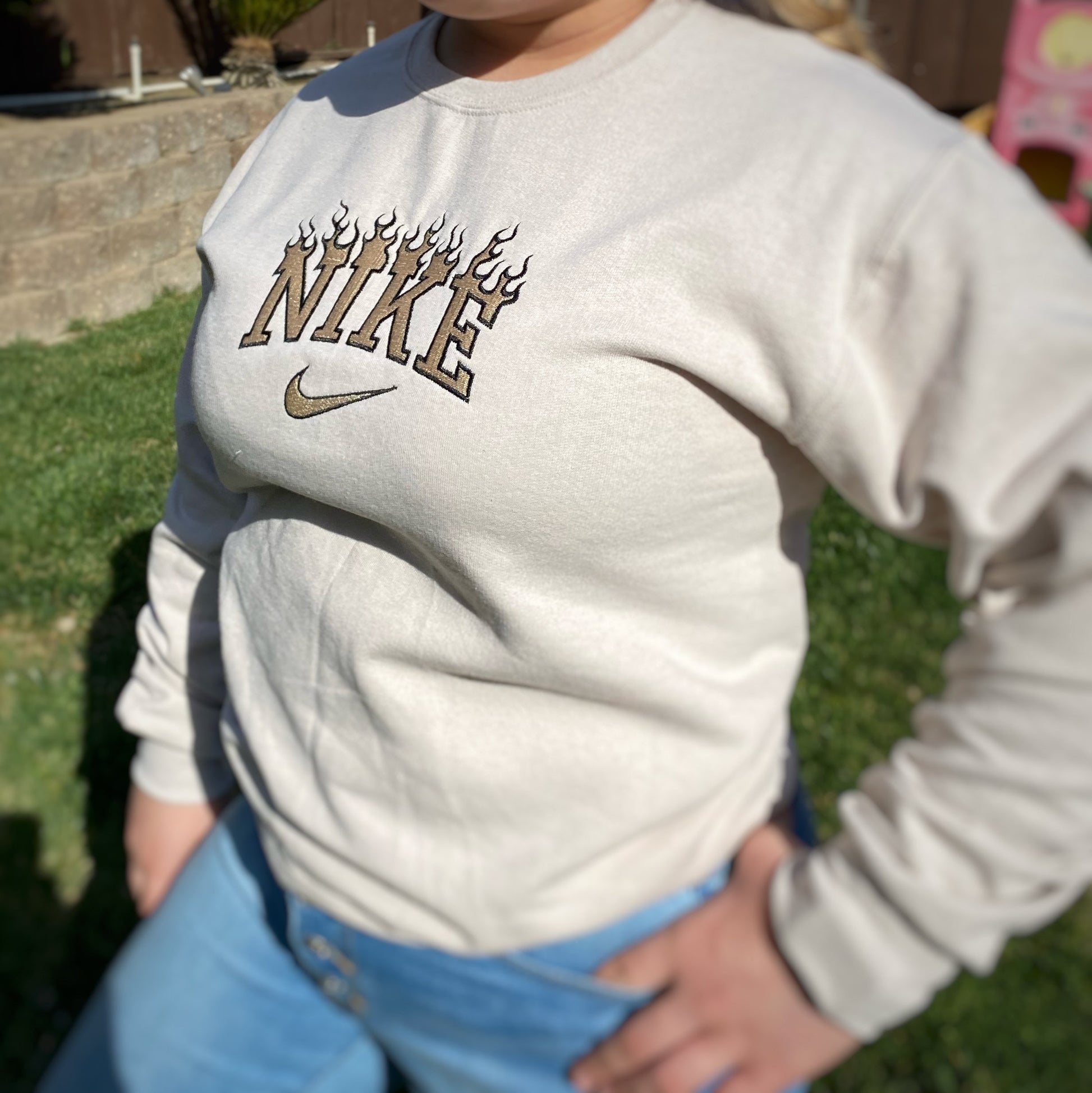 Embroidery Sweatshirt
